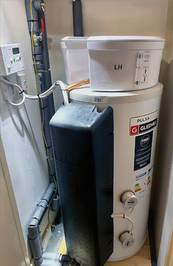 https://duncraighotwater.com.au/uploads/2025/06/electric-hot-water-system-70649.jpg