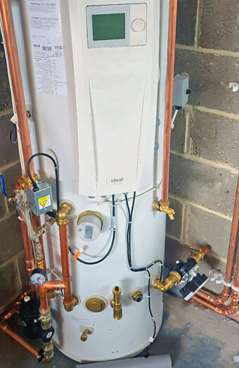 https://duncraighotwater.com.au/uploads/2025/06/gas-hot-water-system-13675.jpg
