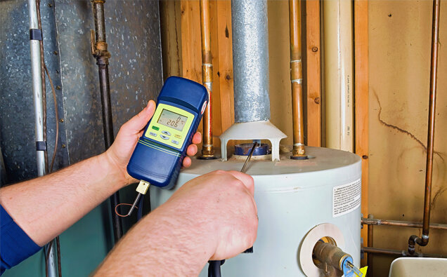 https://duncraighotwater.com.au/uploads/2025/06/hot-water-servicing-37677.jpg