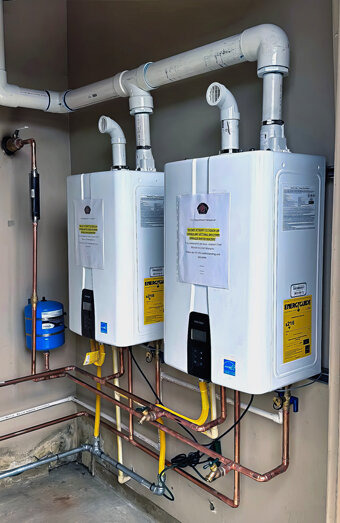 https://duncraighotwater.com.au/uploads/2025/06/hot-water-servicing-52956.jpg